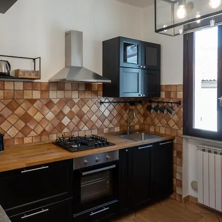 Con Terrazzo E Cortile Privato 200m2 Pet Friendly فيلة *