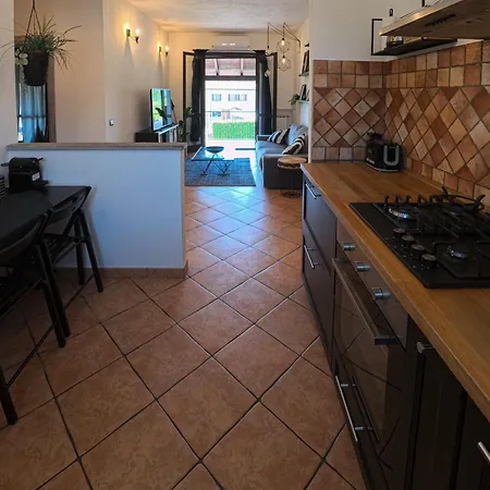 Con Terrazzo E Cortile Privato 200m2 Pet Friendly فيلة