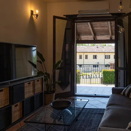 Con Terrazzo E Cortile Privato 200m2 Pet Friendly *