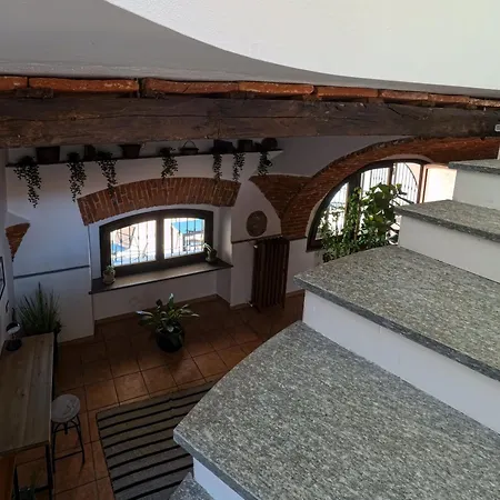Con Terrazzo E Cortile Privato 200m2 Pet Friendly *