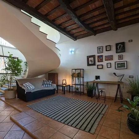 Con Terrazzo E Cortile Privato 200m2 Pet Friendly فيلة